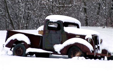 old truck in snow | Old trucks, Old pickup trucks, Abandoned cars
