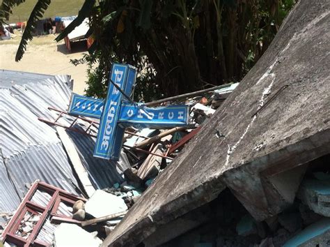 Nepal Christians Return To Worship After Earthquake Turns Churches Into Tombs The Christianity
