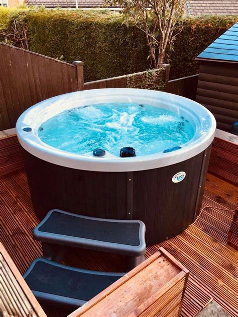 1000 Series Round Hot Tub Hot Tub Tubs For Sale Round Hot Tub