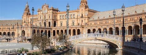 Curiosidades de la Plaza España en Sevilla TourSevilla