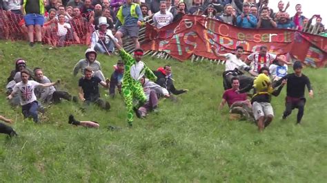 Cheese Rolling At Coopers Hill Gloucestershire 2016 Youtube