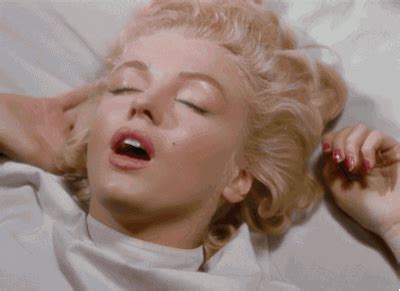 Mailyn Monroe Gifs Get The Best Gif On Giphy