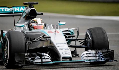 Mistrzami świata kierowców w barwach mercedesa byli juan manuel fangio, nico rosberg i lewis hamilton. Formuła 1. Mercedes znowu dominuje. Kwalifikacje GP Chin ...