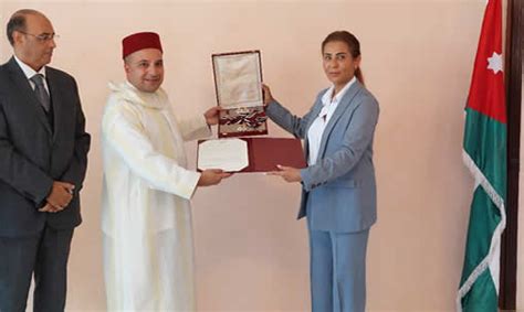 Remise à Rabat de la médaille de l Indépendance de première classe à la