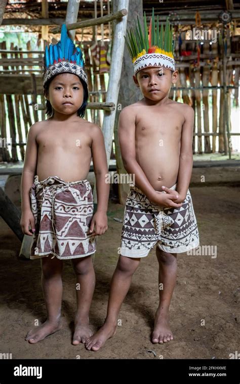 Tribu Indígena Bora De La Amazonía Peruana Fotografía De Stock Alamy