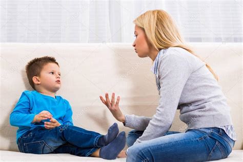 Imágenes Una Madre Hablando Con Su Hijo Madre E Hijo Hablando — Foto
