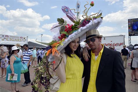 The Most Gloriously Outrageous Hats At The Kentucky Derby For The Win