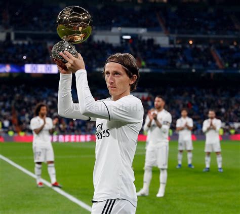 Luka modrić is a croatian professional footballer who plays as a midfielder for spanish club real madrid and captains the croatia national t. Luka Modric | Biografía y Wiki | VAVEL España