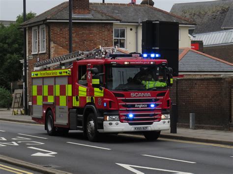 Bedfordshire Fire And Rescue Service Kx65bzf 45 Seen Res Flickr