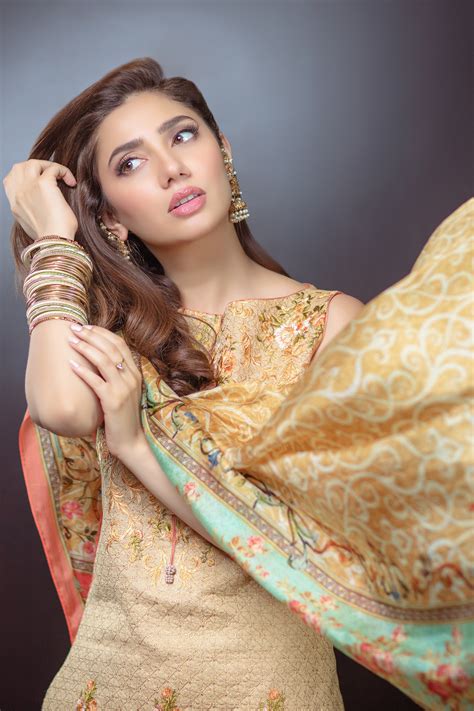 Mahira Khan Dazzles In Alkarams Eid Collection Reviewitpk