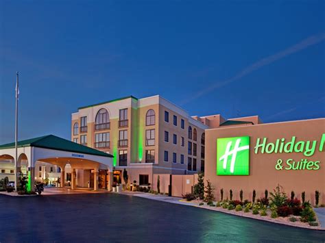 Bagi tamu yang ingin mengendarai mobil pribadi, holiday inn munich city centre menyediakan area parkir di hotel serta area parkir tambahan tidak jauh dari hotel bila area parkir utama penuh. Hotels near Bass Pro Springfield, MO | Holiday Inn ...