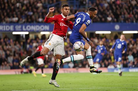 Chelsea 1 1 Manchester United Casemiro Rescues A Point At Stamford