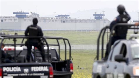 México Los Reos Protestan En La Cárcel De La Que Se Fugó El Chapo Rt