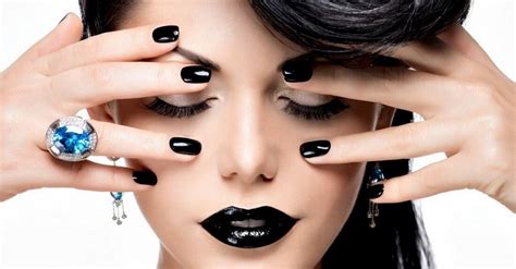 Black Lipstick 8 Tips To Wear It With Elegance