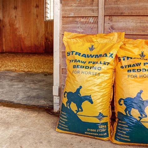 Strawmax Straw Pellets Bedding For Horses 15kg Straw Farm And Pet Place