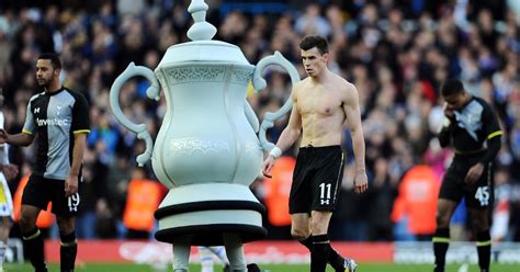 male celebrities welsh soccer player gareth bale shirtless at fa cup vs leeds
