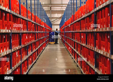 Retail Clothing Distribution Warehouse Facility Stock Photo Alamy