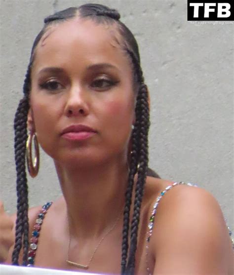 Alicia Keys Sexy 19 Photos The Fappening Plus