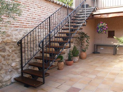 Resultado de imagen de escalera exterior | Escaleras exteriores