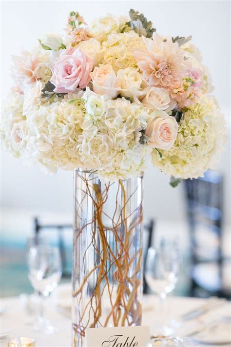20 Amazing Tall Wedding Centerpieces With Flowers