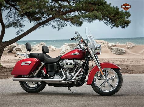 The 2017 switchback™ is just as at home on a long tour as it is cruising around town. 2012 Harley-Davidson FLD Dyna Switchback pictures, specs