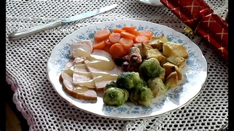 Traditions And Food A Traditional British Christmas Lunch Youtube