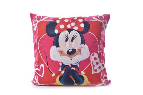 Let her snuggle up to her favorite cartoon friend with this adorably cuddly minnie mouse pillow buddy. Pillow case Minnie