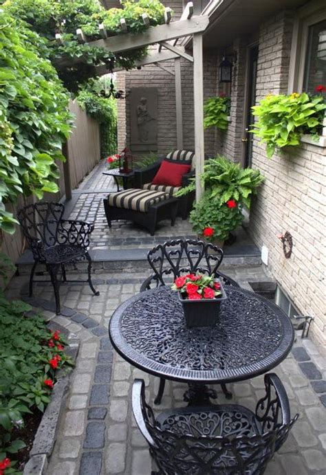 This unique patio garden allows us to grow plants at an easy working height, no more salad from the fridge, we also use the lettuce blanched with. 82+ CLEAN AND SIMPLE TINY PATIO GARDEN IDEAS - Page 22 of 84