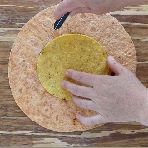 Leave a comment december 18, 2020 maralatorre26. Homemade Crunchwrap Supreme recipe includes a video and is ...