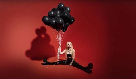 Avril Lavigne Says Theres A 20th Anniversary Edition Of Let Go With