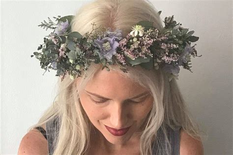 Create A Beautiful Flower Crown With Real Flowers At This Upcoming Diy
