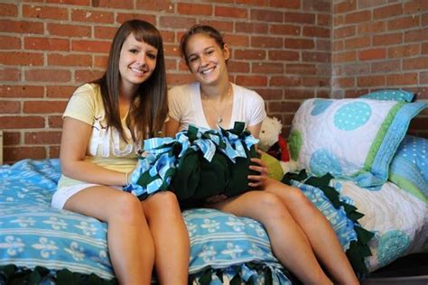 5 tips for new roommates college girl apartment college roommate college dorm desk