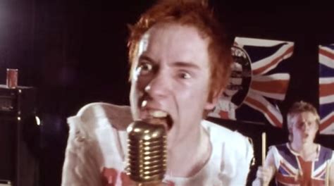 sex pistols crash queen s jubilee party with perfectly timed new video huffpost entertainment
