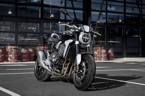 nueva honda cb1000r 2018 motor fireblade estética café racerespecial salón de la moto milán
