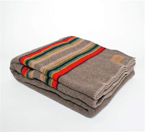 PENDLETON WOOLEN MILLS Retro Yakima Carry Blanket Throw In Brown
