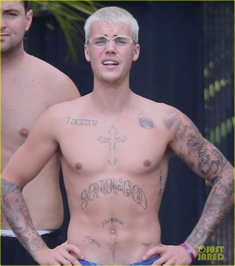 Justin Bieber Goes Shirtless On An Island In Australia Photo