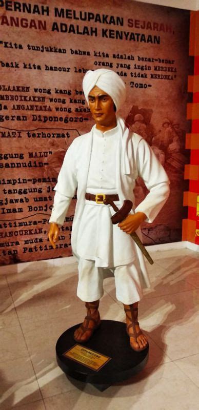 Babad diponegoro merupakan catatan otobiografi pangeran diponegoro yang dibuat saat sang pangeran diasingkan pasca ditangkap 11 november 1829. Pangeran Diponegoro - IKPNI