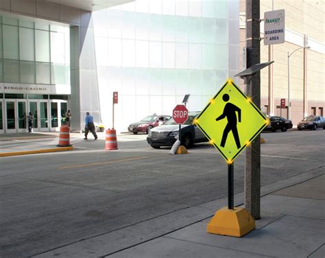 Blinkersign Flashing Led Pedestrian Crossing Symbol Sign W11 2