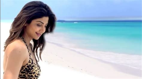 Shilpa Shetty In Leapord Print Bikini In Maldives Reminds Us Of Chura