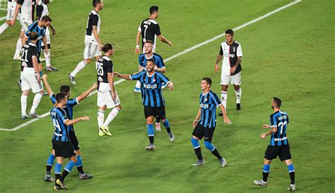 Juan cuadrado scored twice as juventus kept their champions league qualification hopes alive it was a difficult game against a great team like inter. Serie A: Inter gegen Juventus bricht Rekorde
