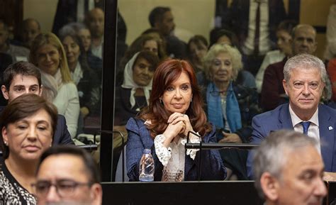 Cristina Kirchner Se Enfrenta A Un Pedido De Condena De Entre Y