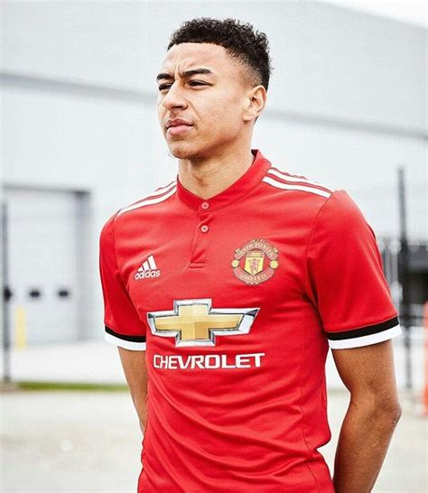 Jesse lingard's official manchester united player profile includes match stats, photos, videos, social media, debut, latest news and jesse lingard shirt number 14 on loan. Pin von Nimesh Kanth auf Football
