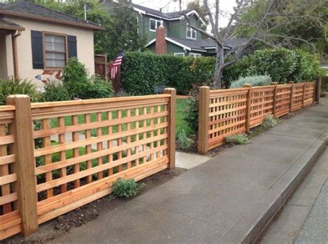 Here S A Beautiful Cedar Lattice Front Lawn Fence Fence Design Front