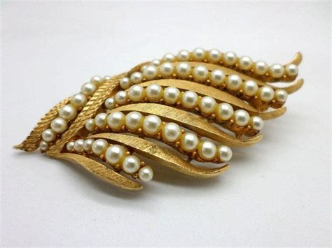 Vintage Gold Tone Faux Pearl Corocraft Brooch Pin Etsy Faux Pearl