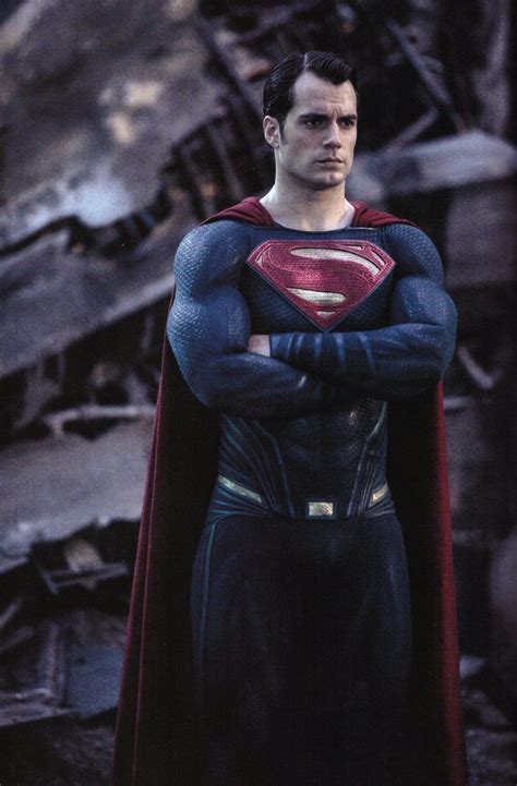 .first official pic of cavill in his full superman attire and it's clear we'll be seeing the man of steel of vs, snyder explained it was a subtle way to show that it won't be a straight versus movie. Man of Steel Superman Henry Cavill … | Superman henry ...