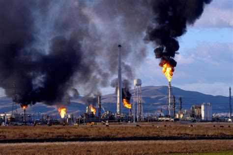 Flare Gas To Power Arya Petroleum Group Oil Refinery Refinery Gas