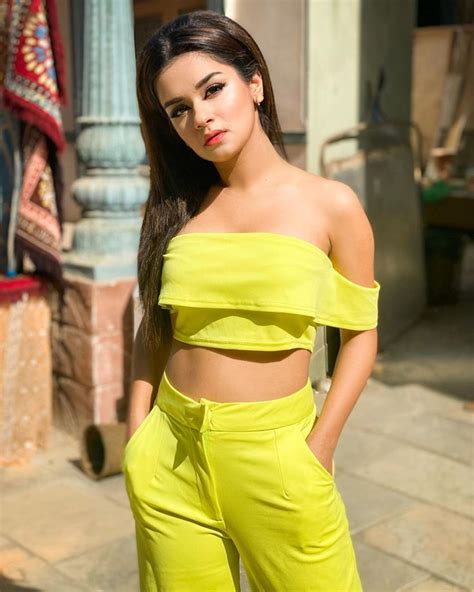 avneet kaur official on instagram “what s that one thing about yourself that you like🍋 wearing