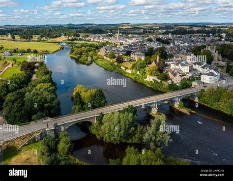 Bridge Over The River Tweed Kelso Hi Res Stock Photography And Images