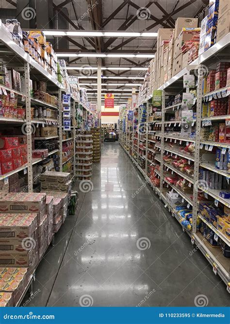 Food Aisle In An American Supermarket Store Editorial Image Image Of
