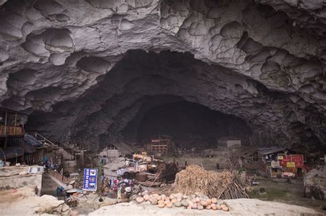 Hole Is Where The Heart Is For Chinese Cave Dwellers Abs Cbn News